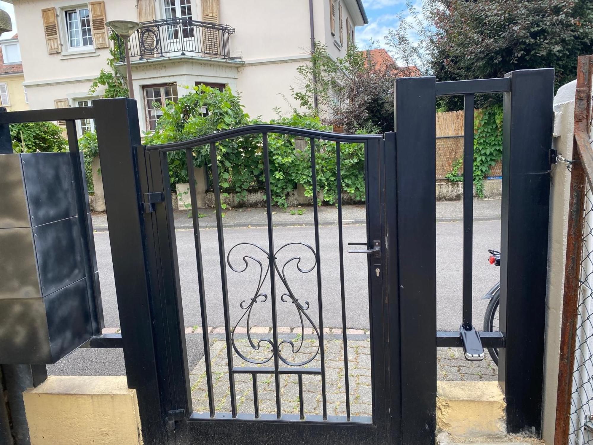 Mury 3 Strasbourg Bagian luar foto